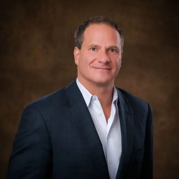 Jason Cheskes du programme des fournisseurs agréés de Superior Lodging